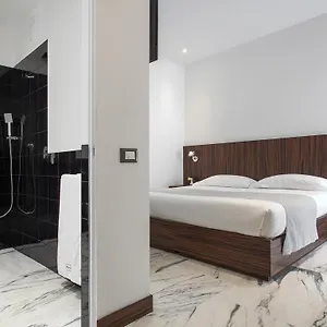 Guest house My Bed Montenapoleone, Milan